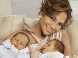 Джей Ло държи бебетата й да не обличат повторно една дреха