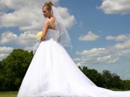 Вера Уанг в разговор за романтиката, звездите и перфектната булчинска рокля