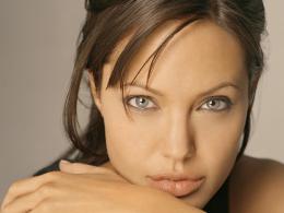 Как да имаме устни като на Анджелина Джоли