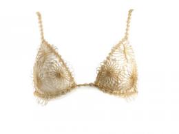 Поглези се с бельо със златна нишка