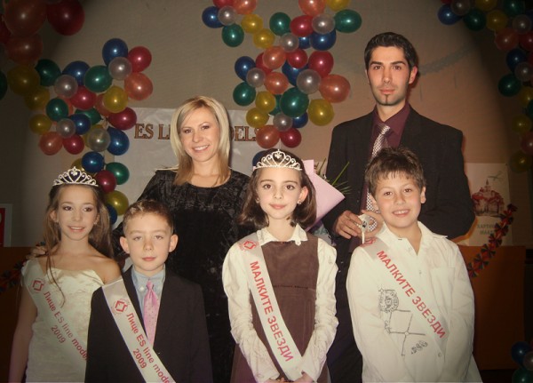 ES line Models  зарадва малките модели с конкурс...