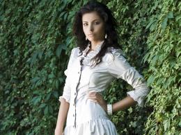 Изчистени линии в колекция пролет/лято 2009 на ETERE  