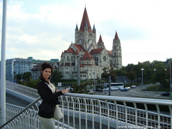 Носителката на титлата МИС ВАРНА`2009–Алиса Ганева    се завърна от приказно пътешествие до   една от най-красивите столици на Европа - ВИЕНА  