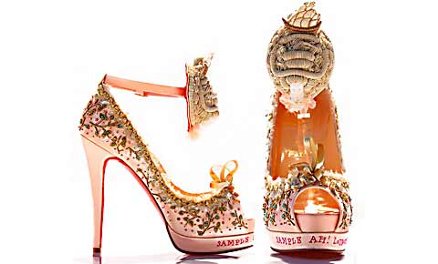 Кристиан Лубутен твори обувки в самота