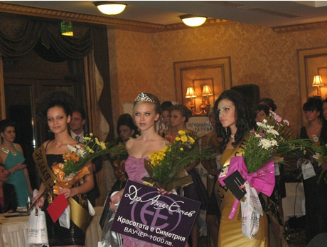 Мадлен Стоянова спечели титлата Мис Бургас 2010.
